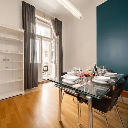 Lejlighed Heritage Haven Charming 3br Center Prag
