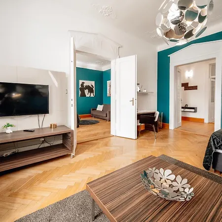 Lejlighed Heritage Haven Charming 3br Center Prag
