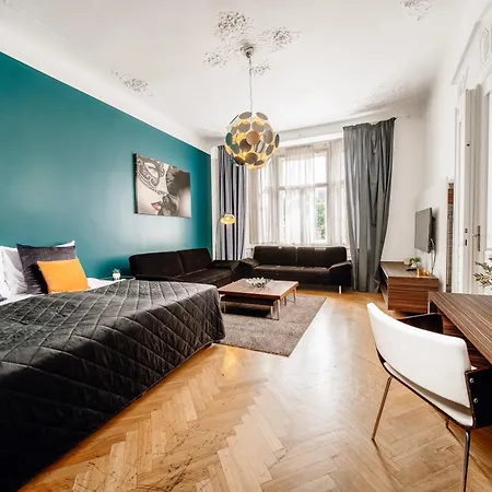 Lejlighed Heritage Haven Charming 3br Center Prag