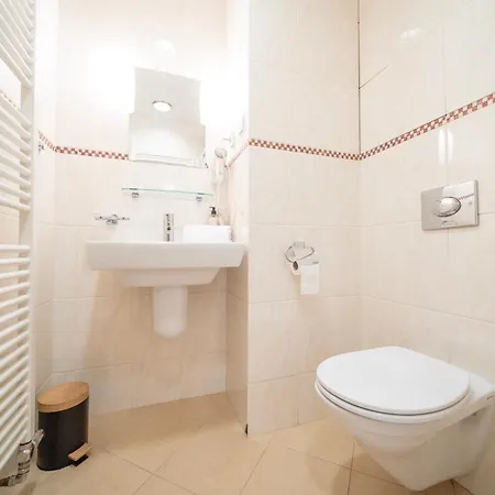 Lejlighed Heritage Haven Charming 3br Center Prag