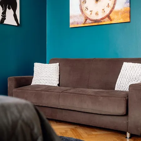 Apartment Heritage Haven Charming 3br Center *