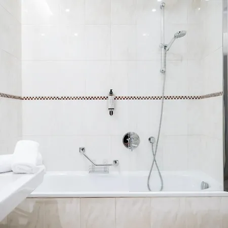 Apartment Heritage Haven Charming 3br Center