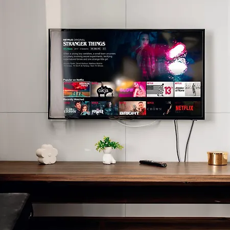 Heritage Haven Charming 3br Center דירה *